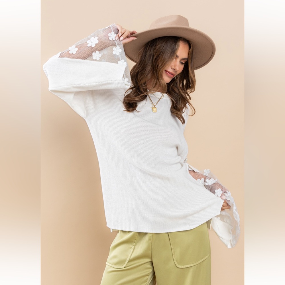 34 Beautiful Flower Detailed Bell Sleeve Knit Sweater Top - Picture 6 of 6